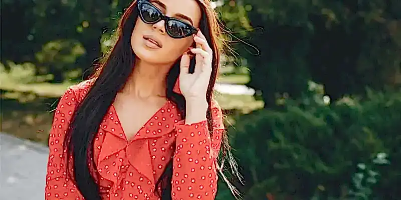Günlük Elbise ile Şıklık: Her An ve Her Yerde Stil Sahibi Olmanın Rehberi