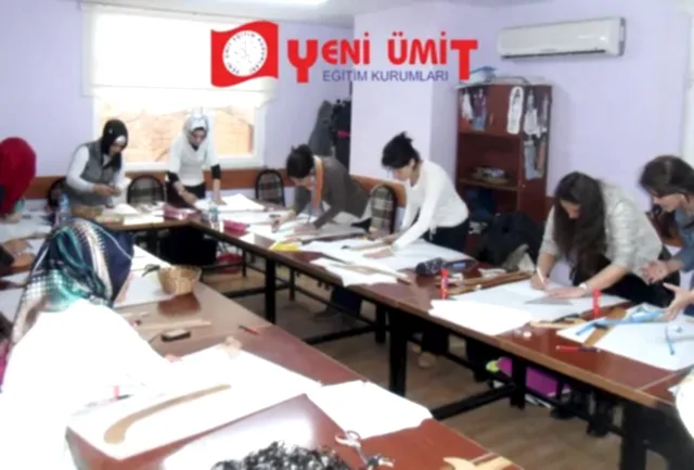 Öğrencilerimizin Sınıfta Kalıp Çalışmasından bir görüntü
